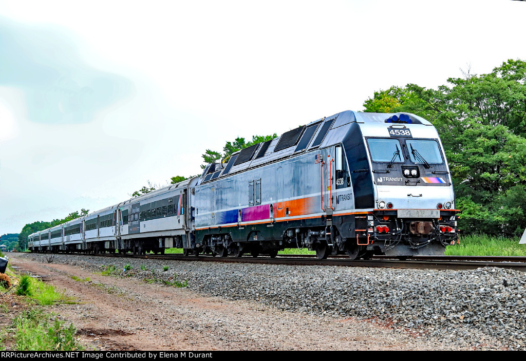 NJT 4538 on train 5533